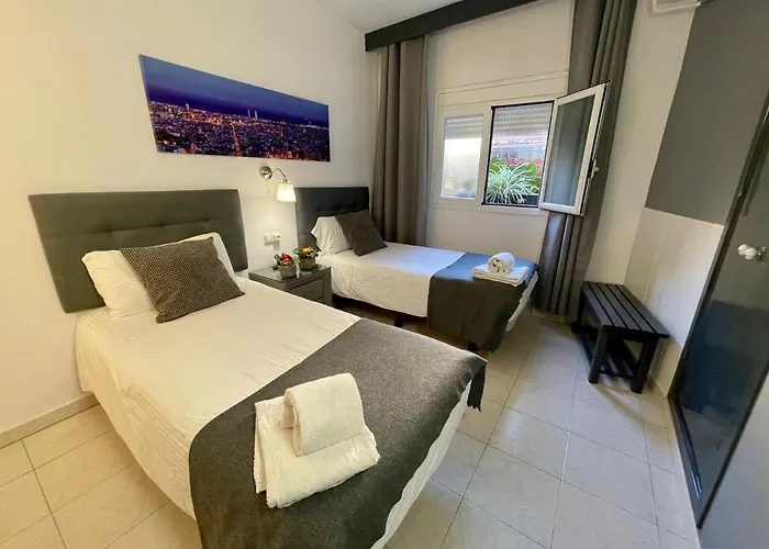 オスタル リェイダ ゲストハウス 4*