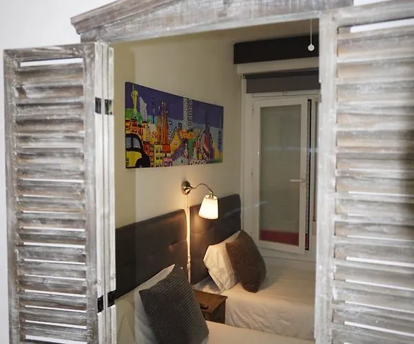 オスタル リェイダ ゲストハウス 4*