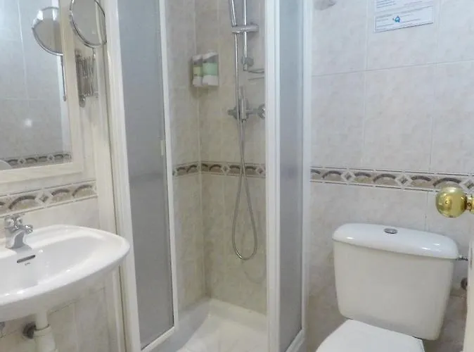 オスタル リェイダ 4* バルセロナ