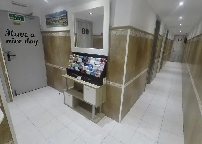 オスタル リェイダ ゲストハウス